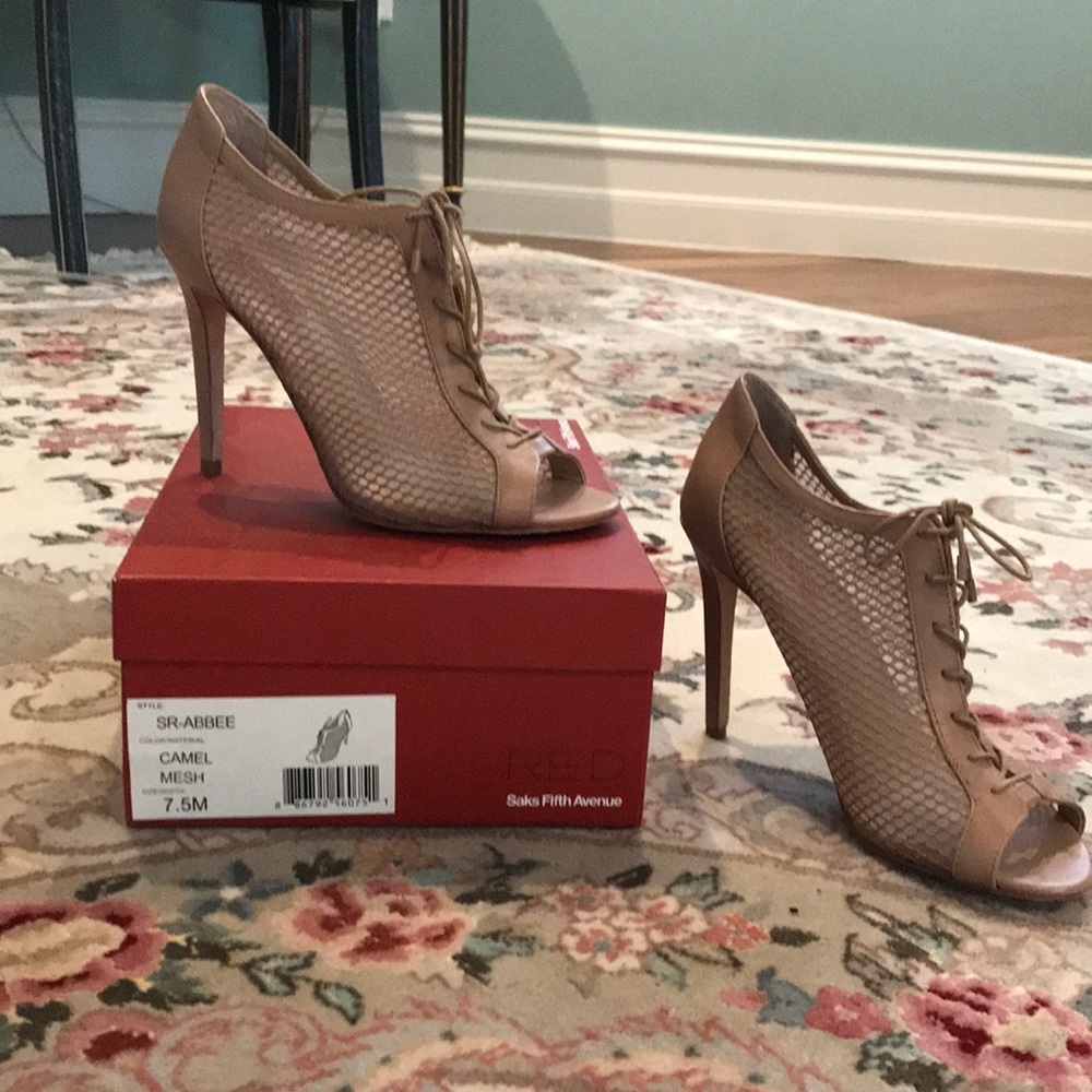 Sexy Saks Fifth Avenue Camel Mesh Booties 7.5